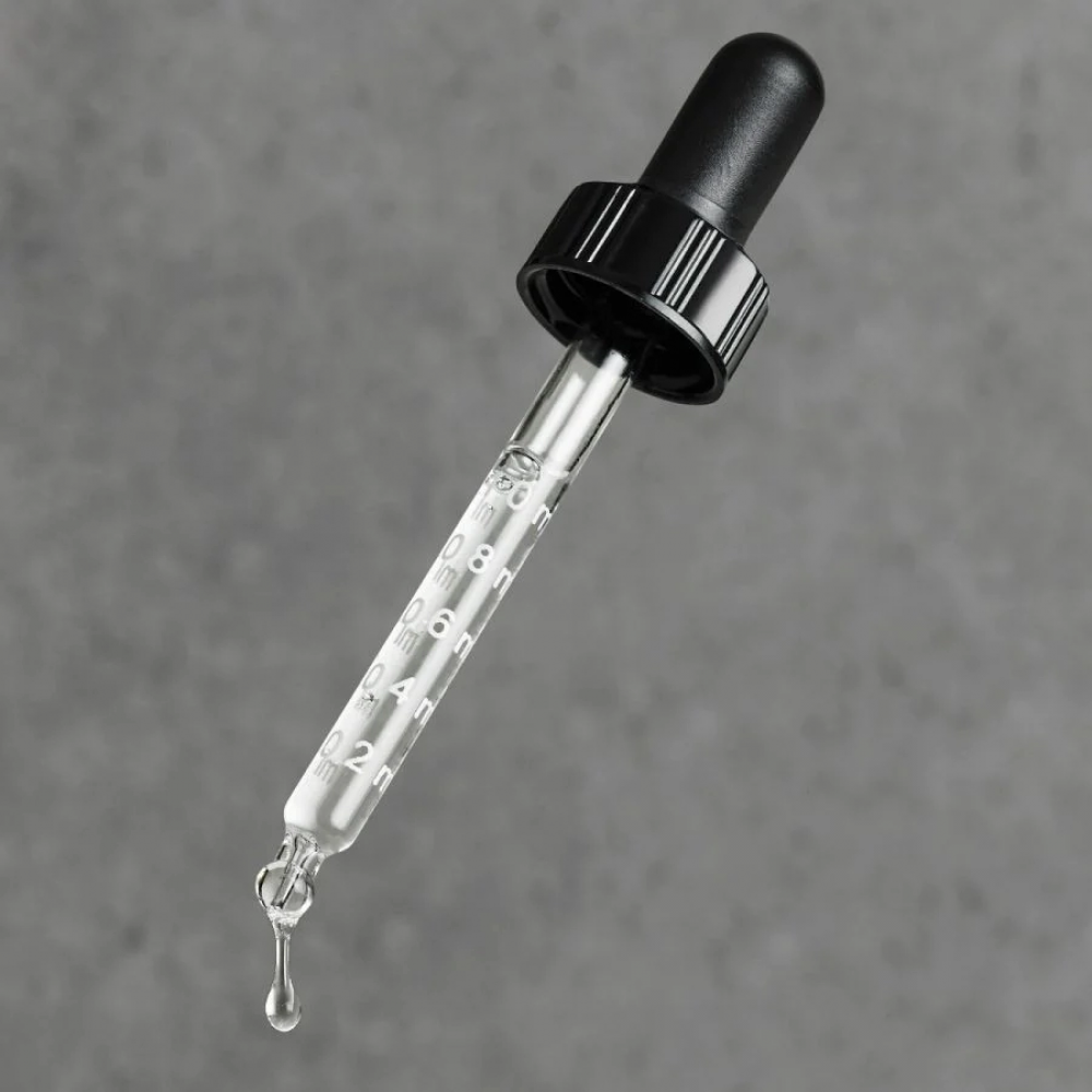 Антиоксидантна сироватка з вітаміном С - Medik8 C-Tetra Serum фото 4