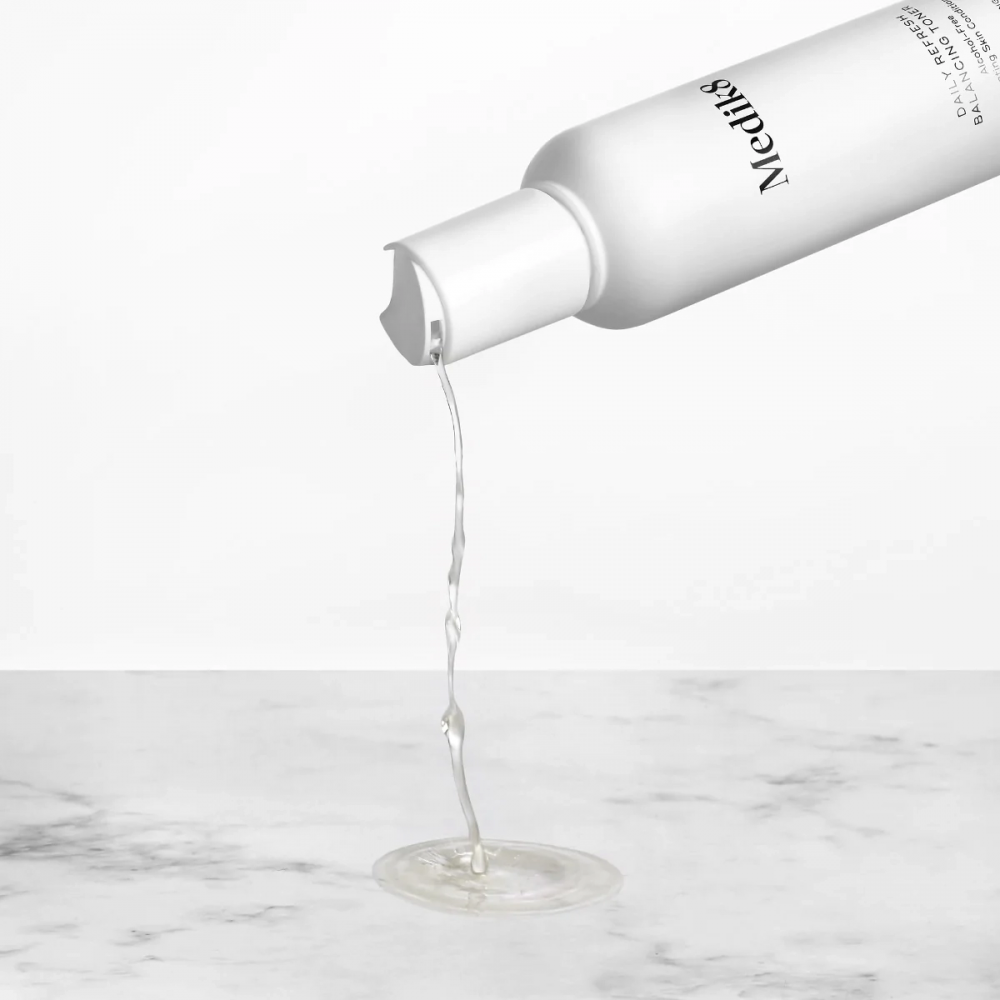Освіжаючий, вирівнюючий баланс шкіри тонік - Medik8 Daily refresh balancing toner фото 3