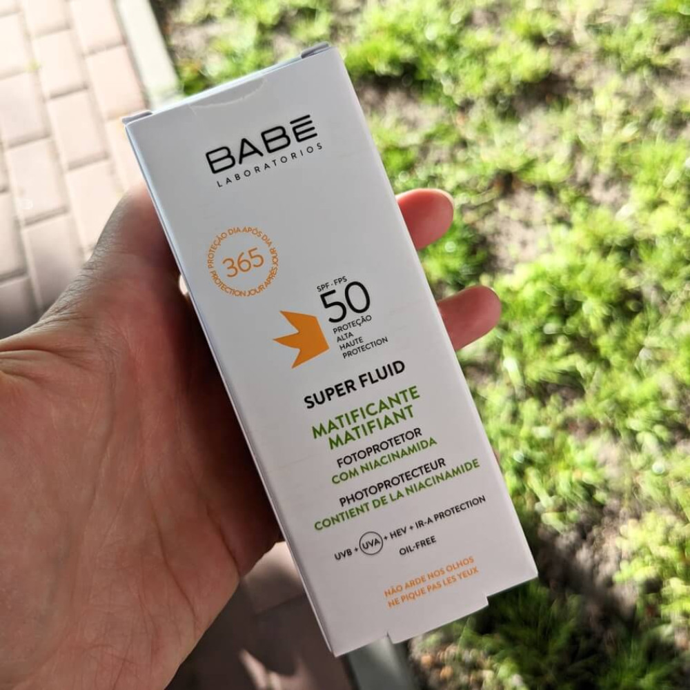 Солнцезащитный матирующий суперфлюид SPF 50 с ниацинамидом - Babe Laboratorios Mattifying Super Fluid SPF 50 фото 2