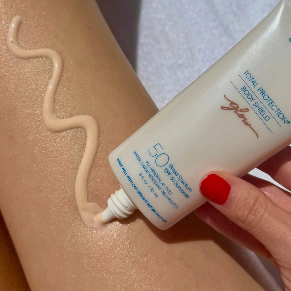 Сонцезахисний крем для тіла з ефектом сяйва - Colorescience Total Protection Body Shield Glow SPF 50 фото 4
