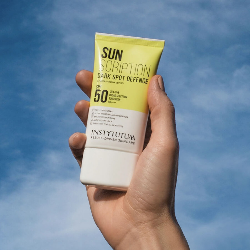 Сонцезахисний крем з ефектом освітлення - Instytutum Sunscription Dark Spot Defence SPF 50 фото 4
