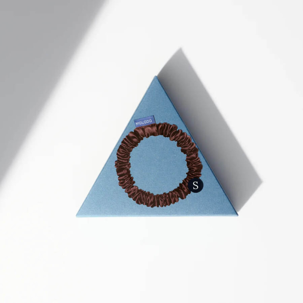 Шелковая резинка для волос коричневая - MOLODO Silk Scrunchie Small Brown фото 2