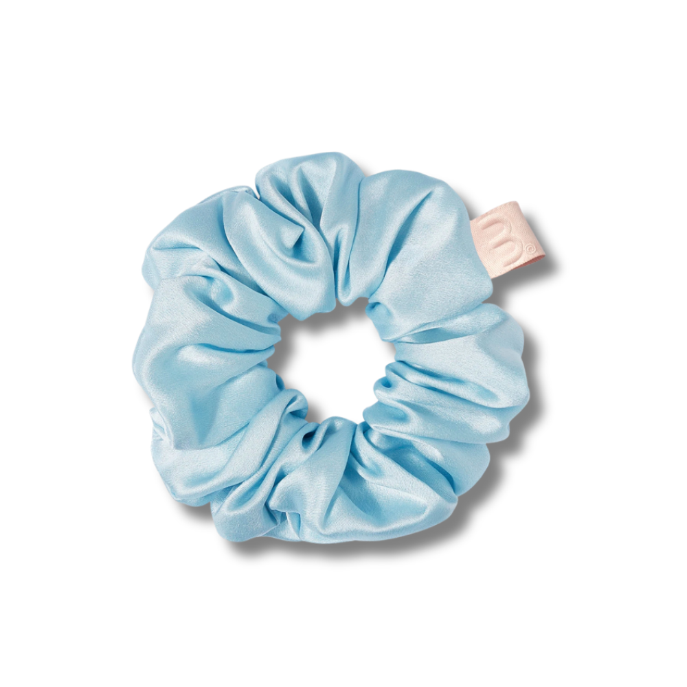 Об'ємна резинка для волосся ніжно-блакитна  - MON MOU Silk Large Scrunchie Baby Blue - Фото 1