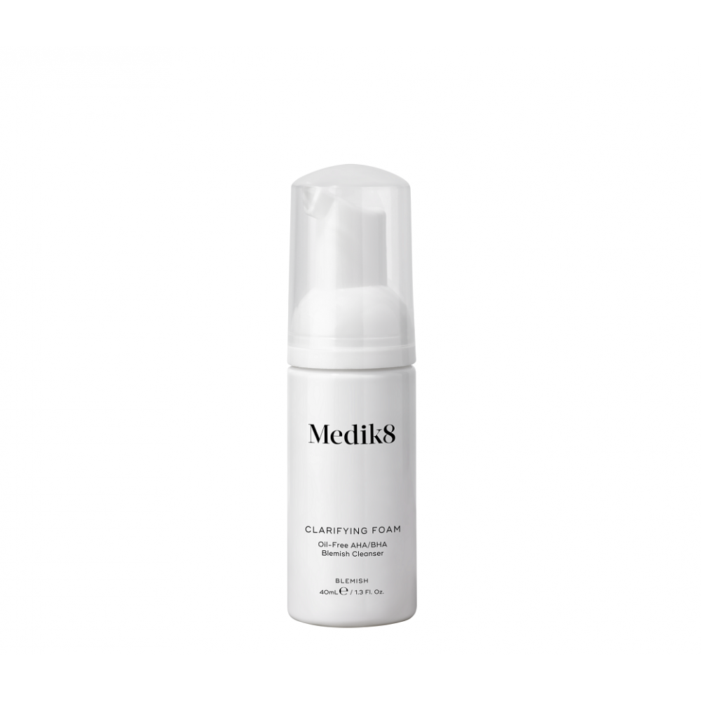 Маленька очищаюча пінка з AHA і BHA для проблемної шкіри - Medik8 Clarifying Foam mini