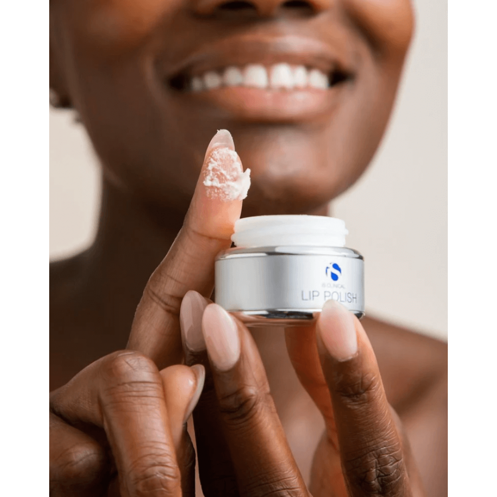 Поживний скраб для губ - iS Clinical Lip Polish фото 3