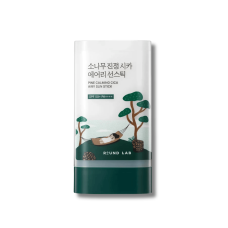 Сонцезахисний стік з екстрактом голок сосни - Round Lab Pine Calming Cica Airy Sun Stick