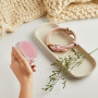 Щетка для вычесывания кота - Tangle Teezer Pet Teezer Cat Brush Millenial Pink - Фото 2
