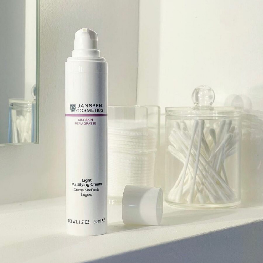 Легкий матуючий крем - Janssen Cosmetics Oily Skin Light Mattifying Cream фото 4