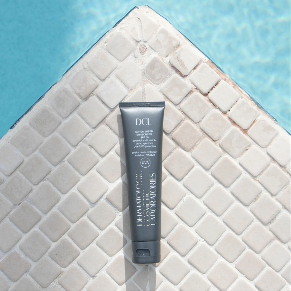 Легкий невагомий сонцезахисний крем-флюїд -  DCL Super Sheer Sunscreen SPF 50 фото 4