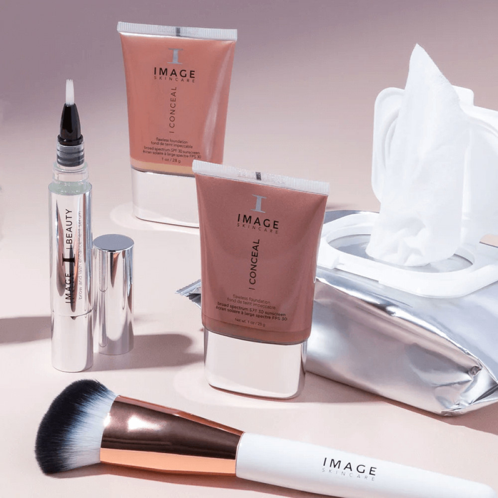 Кисточка для макияжа - Image Skincare Flawless Foundation Brush фото 2